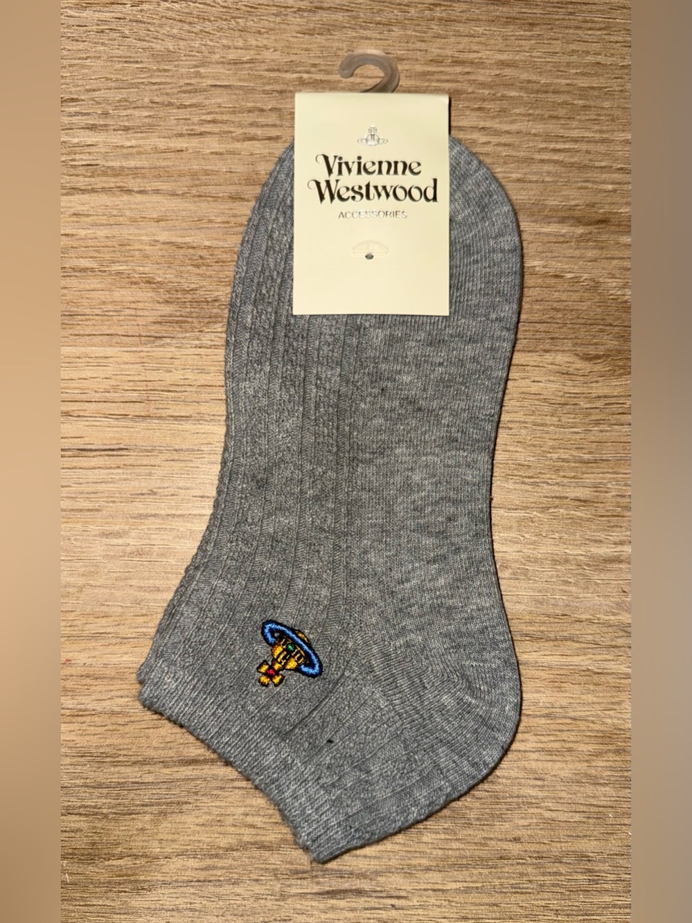 NWT VIVIENNE WESTWOOD Grey Logo Ankle Socks. Size Medium.